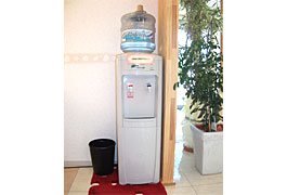 �~�l�����E�H�[�^�[�T�[�o�[